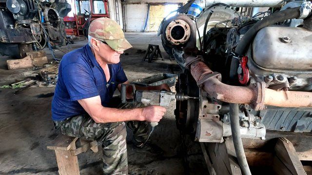 Сегодня все зависит от Борисовича! Или сверло пополам или кожух вдребезги!