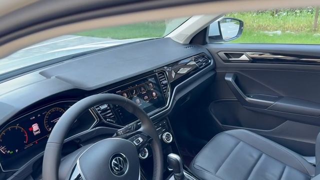 обзор Volkswagen T-ROC