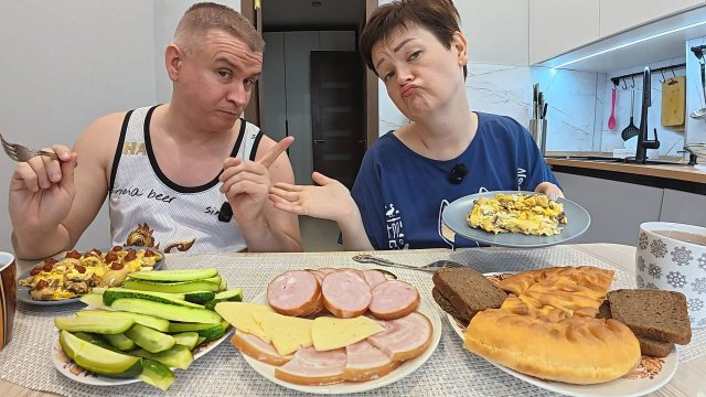 Мукбанг ПЕРЕЖИВАЮ за Вована, что с ним будет если меня НЕ СТАНЕТ! ПРОПАДЁТ без меня! Семейный обед