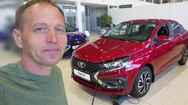LADA Iskra: нашёл ЕЁ СЛАБОЕ МЕСТО! Цены шокируют (обстановка в автосалоне)