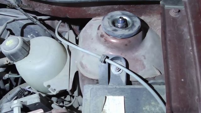 Замена верхней опоры передней стойки Renault Sandero
