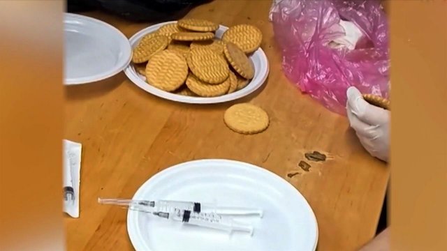 Боевики ВСУ накачали ядом воду и печенье для бойцов ВС РФ: видеодоказательства