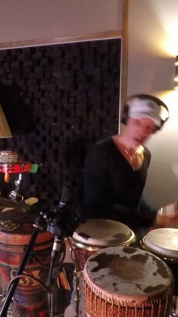 Real Bassist ft. Лев Слепнер / Acid Techno Live with percussion
Real Bassist (Дмитрий Максимов) -