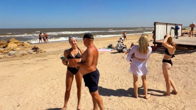 Как тут люди вообще купаются!? Конец августа на море