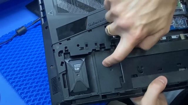 КЛИЕНТ РЕШИЛ ДОБАВИТЬ ПАМЯТИ НЕ ОТКЛЮЧИВ АКБ и ПОПАЛ! / ACER PREDATOR HELIOS 500