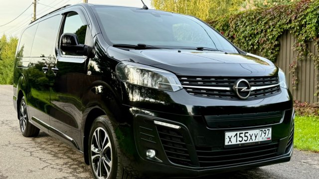В продаже Opel Zafira Life 2022 2.0 AT, 2 владельца, 122.000 км. Заводской окрас, максималка.
