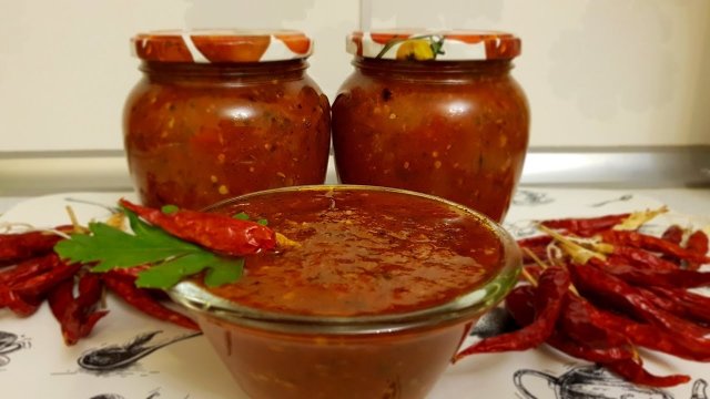 Готовлю каждый год более 20 лет! Рецепт просто "Находка" Аджика без уксуса по-кавказски!