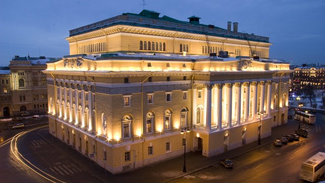 Александринский театр вернулся с летних каникул