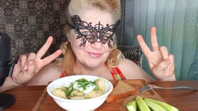 МИНИ ОБЖОРЧИК ОТ СВЕКРУШКИ.Мукбанг/еданакамеру/еда/
