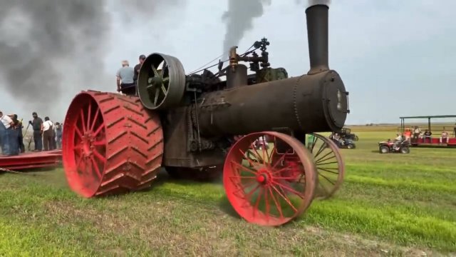 МОЩЬ! 1870 год! Мужики показали трактор на паровой тяге! #10