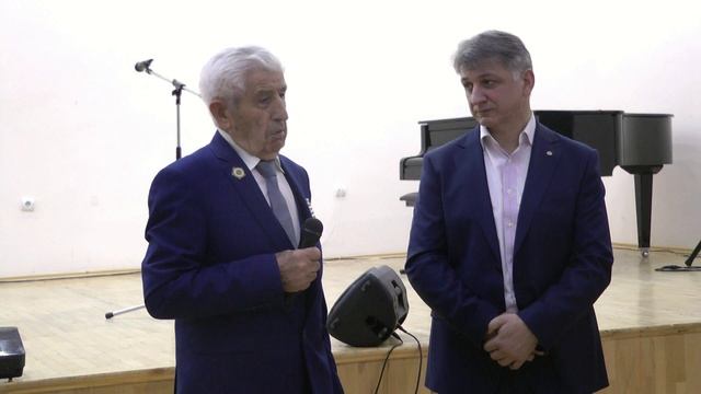 Презентация книги Асланбека "ЖЕЛЕЗНЫЙ МИР"
