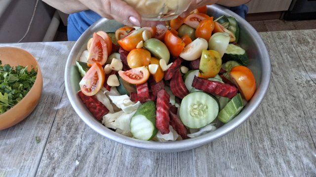 ОВОЩИ КВАШЕНЫЕ ТОЛЬКО С СОЛЬЮ, ОЧЕНЬ ПРОСТО И ВКУСНО.