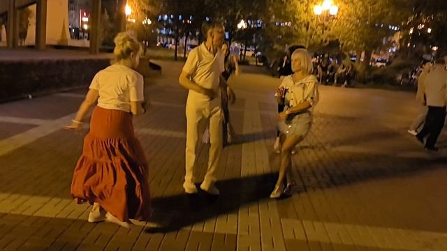 Танцуем... 31.08.25...