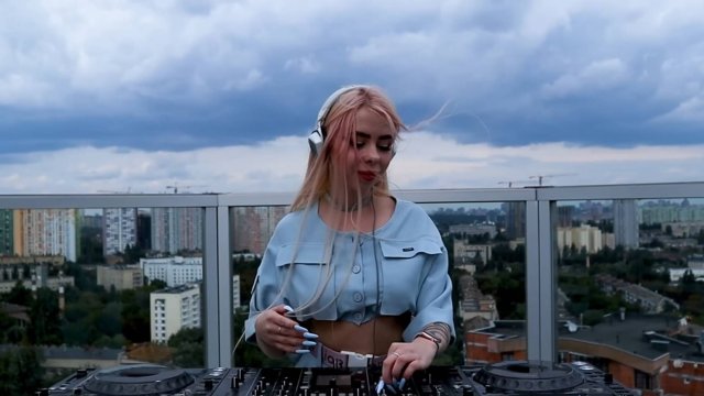 Bella Kri - Live Mix 4K Melodic techno & Progressive House