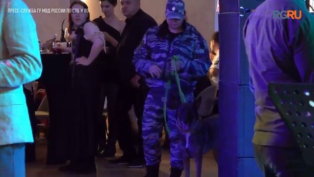 Петербургские полицейские ворвались с обыском на вечеринку в ресторан Ксении Собчак