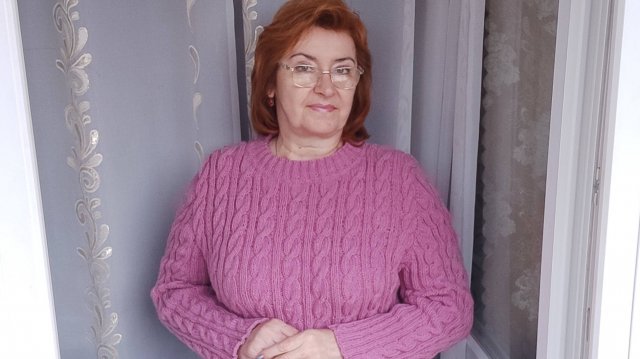 Джемпер завершен. Еще один подарок.