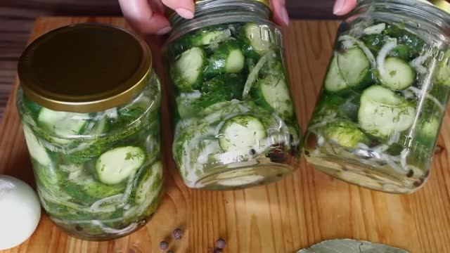 🥒Салат из огурцов на зиму. 🧅🧄Вкусная закуска. Что делать с переросшими огурцами.