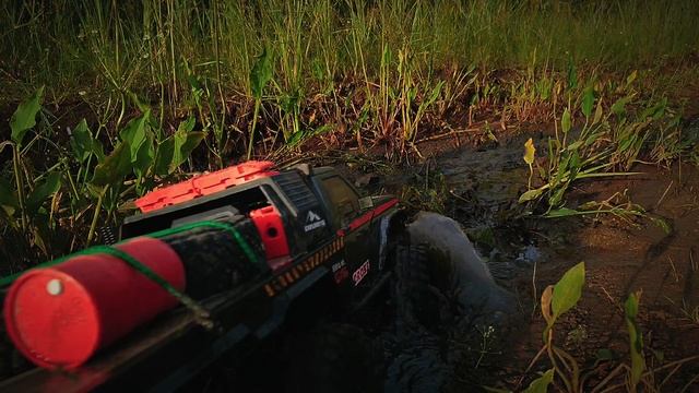 Грязный дикий радиоуправляемый Бизон 6WD Crossrc XL