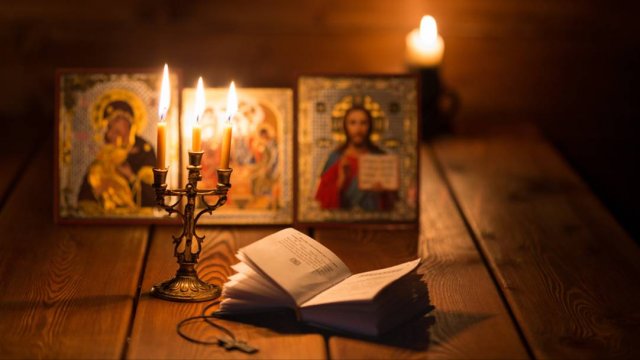 КОЛДУЮЩИЙ В ЦЕРКВИ ПОТЕРЯЕТ СИЛУ