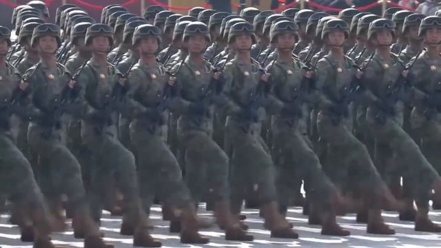Поднебесная. Военные. Парад