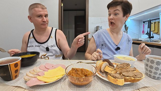 Мукбанг живём в КАЙФ, пофиг на мнение ХЕЙТЕРОВ, жизнь БЕЗ НЕГАТИВА! Болтаем о ХОРОШЕМ, Семейный обед