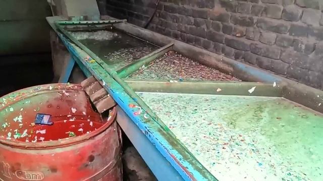 Переработка пластиковых бутылок в трубы ПВХ. Амазинг Пакистан.