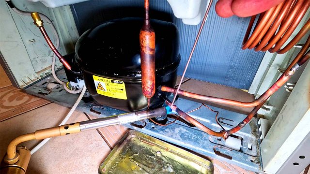 Холодильник Zanussi. Опрессовка, замена компрессора