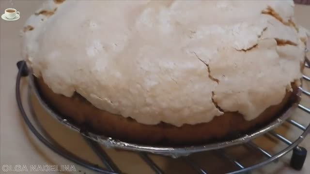 ШАРЛОТКА ЯБЛОЧНАЯ с меренгой очень вкусная и нежная