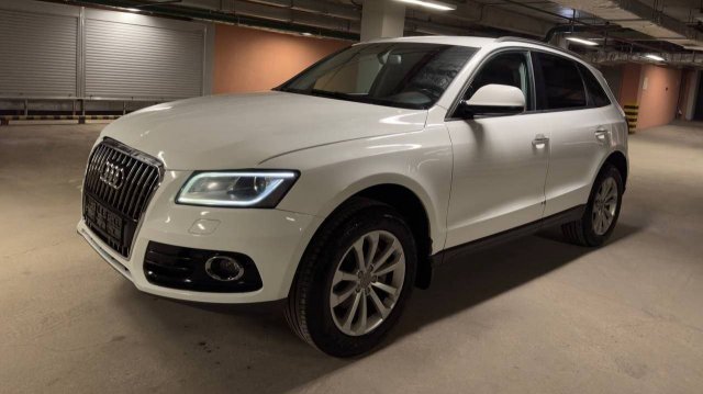 Audi Q5; 2,0 AT; 2015; Белый