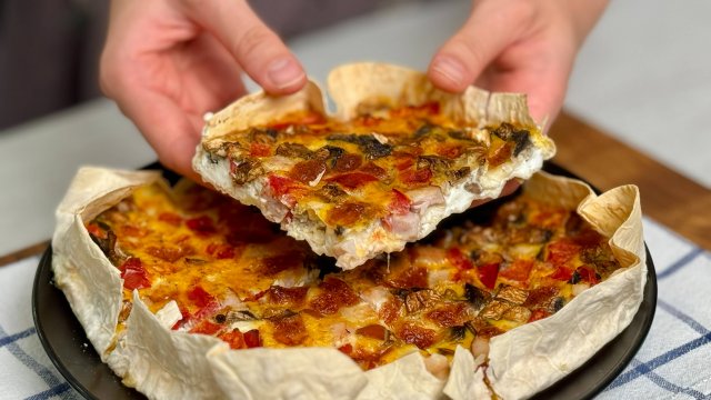 Завтрак на скорую руку с яйцами. Быстрая яичница "пицца" , очень вкусный и сытный завтрак