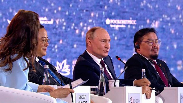Медведь - он и есть медведь: Путин пошутил о месте России в союзе с КНР и Индией
