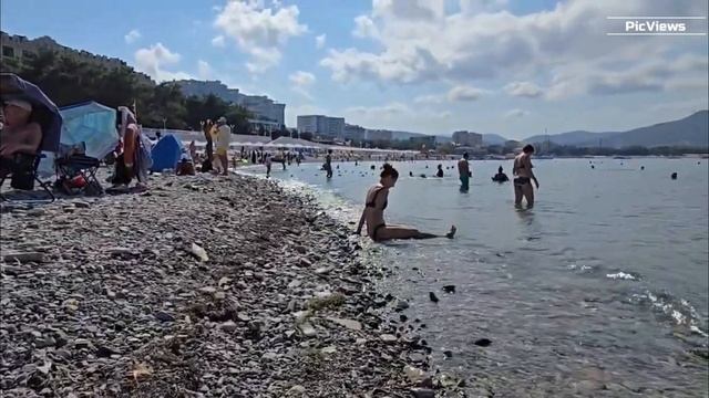 ГЕЛЕНДЖИК пляж Сады Морей сегодня 5 сентября 2025. Какая обстановка на пляже, море и погода сейчас