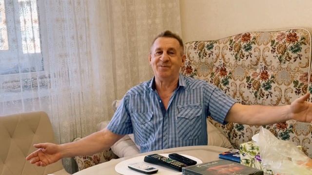 Чуть не СБИЛ САМОКАТЧИК! Пошли с Михалычем в магазин!
