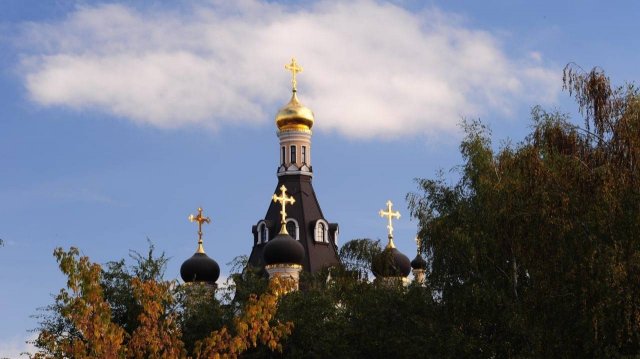 Божественная Литургия. Неделя 13-я по Пятидесятнице. Глас 4-й. Перенесение мощей ап. Варфоломея.