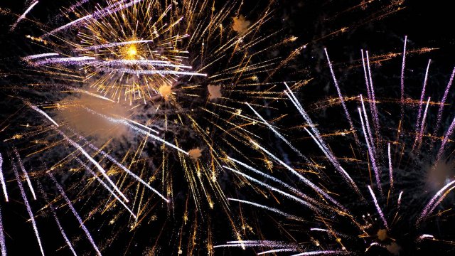 Прямая трансляция праздничного салюта в честь 100-летия Охи