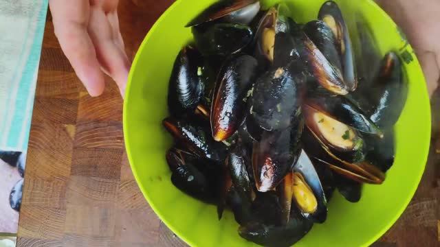 Простой и быстрый рецепт вкусных мидий всего за 8 минут. Мягкие, ароматные и сочные мидии в насыщен