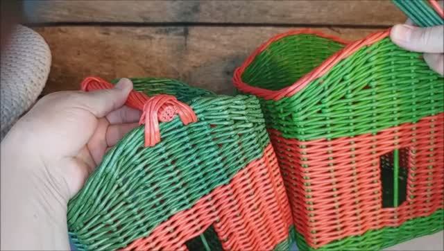 Корзинка домик из бумажной лозы
