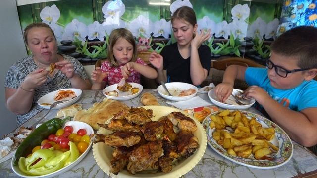 мукбанг шашлык из курицы
