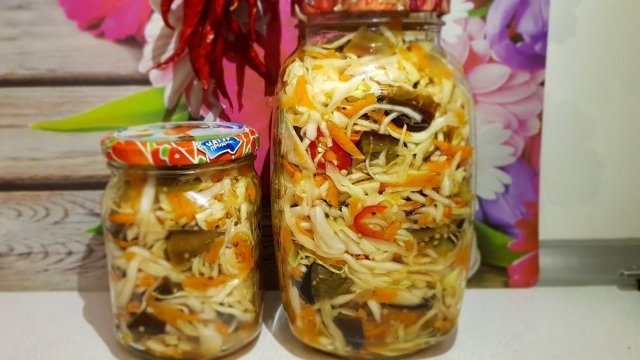 А ВЫ ТАКОЕ ПРОБОВАЛИ? ЭТО ОБЬЕДЕНИЕ ИЗ КАПУСТЫ С БАКЛАЖАНАМИ НА ЗИМУ!!!