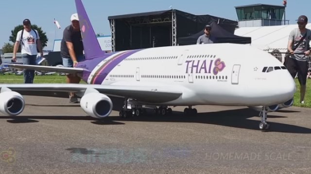 Летающая модель аэробуса А380