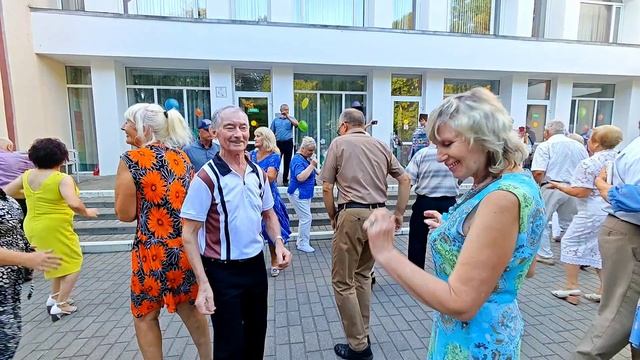 6.09.25г... "А Ты Мне Розочки Дарил"...