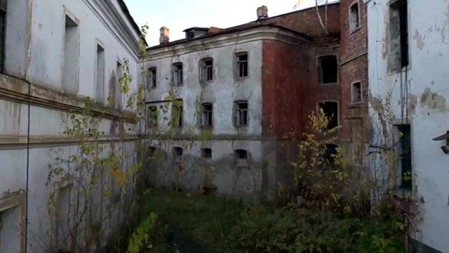 Прятки 2 сезон 2 выпуск 07.09.2025
Новая локация шоу «Прятки»: заброшенная тюрьма Александра III
Л