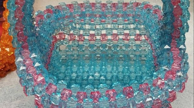 Квадратная корзинка из бусин