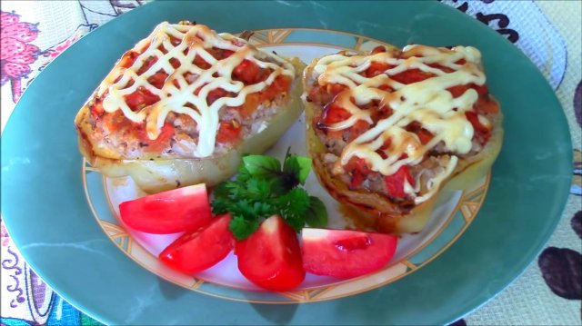 Фаршированные перцы в духовке