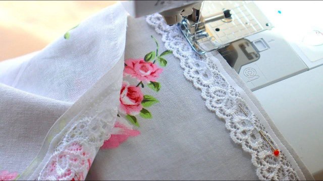 Эта идея не выходила у меня из головы. Сшила те самые шторки, которые видел каждый в поезде