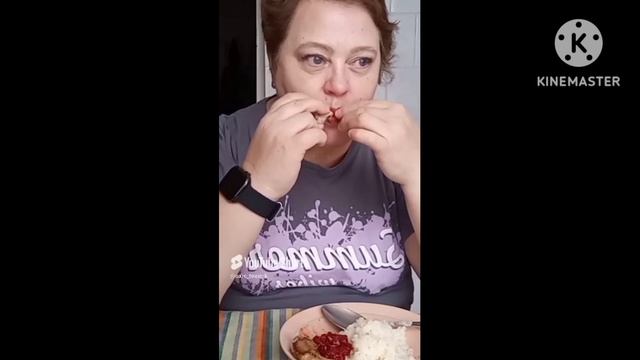 испекла блинчики 🥞