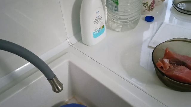 Опять нет воды))) Но дети всё равно накрыли праздничный стол))