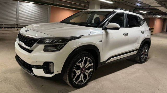 Kia Seltos; 2.0 AT; 2020; Белый