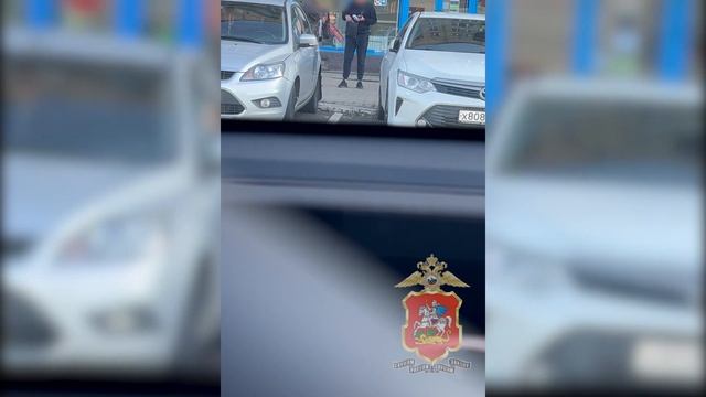 В подмосковном Королёве полицейские задержали мужчину, продававшего чужие банковские карты