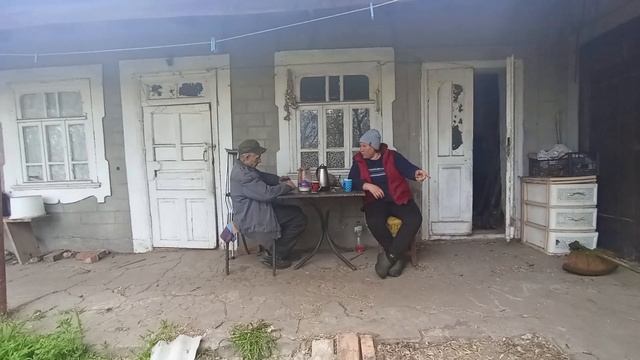 ЖИВУ ОДНА В ДЕРЕВНЕ / ВЫКОСИЛА У КОЛИ ДВОР